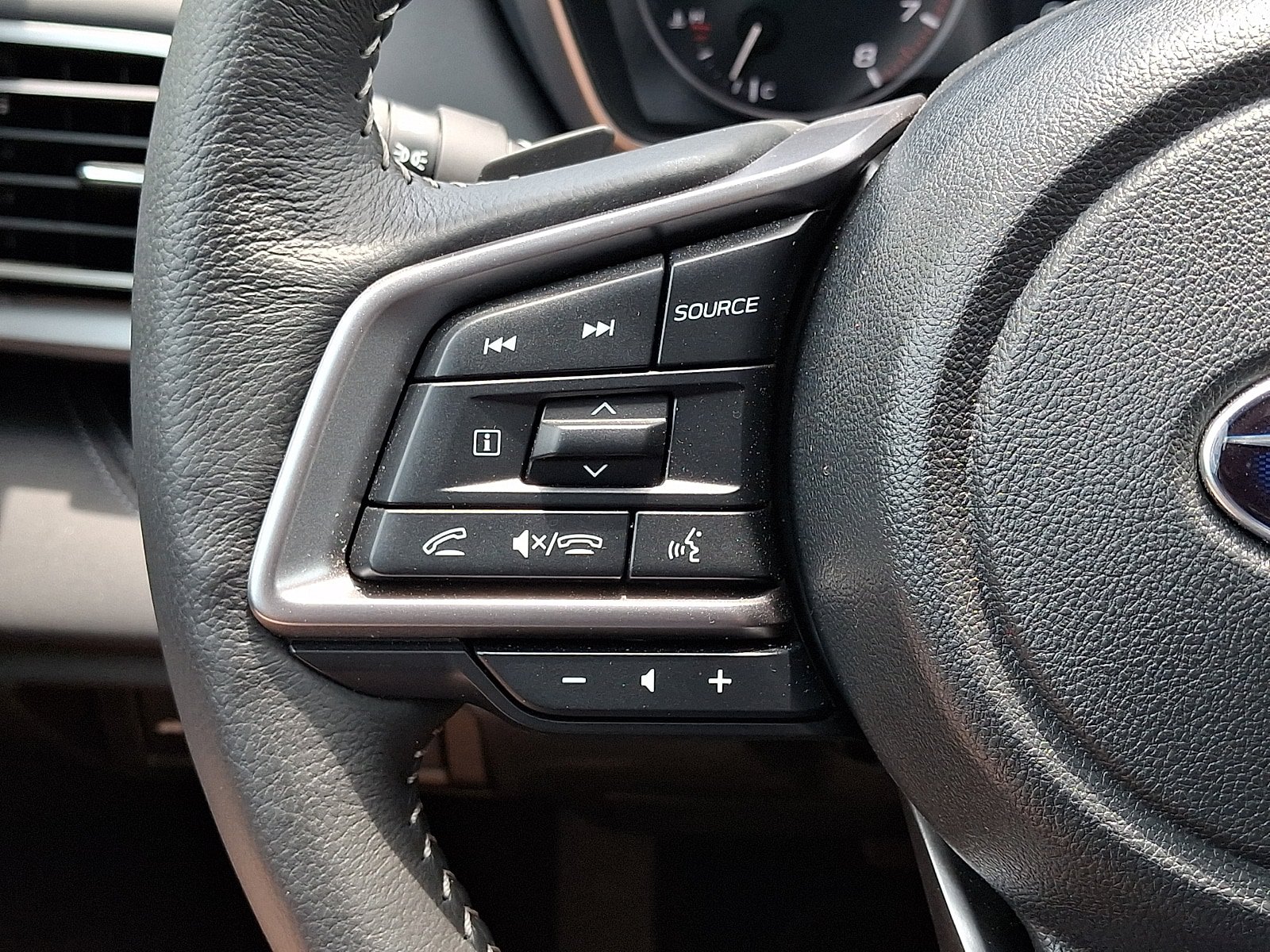 Certified 2025 Subaru Legacy Limited AWD/4WD image 22
