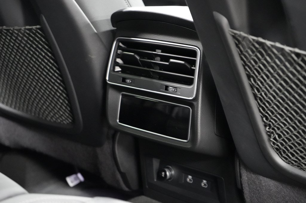 Used 2023 Audi Q8 Premium Plus w/ Premium Plus Package AWD/4WD image 31