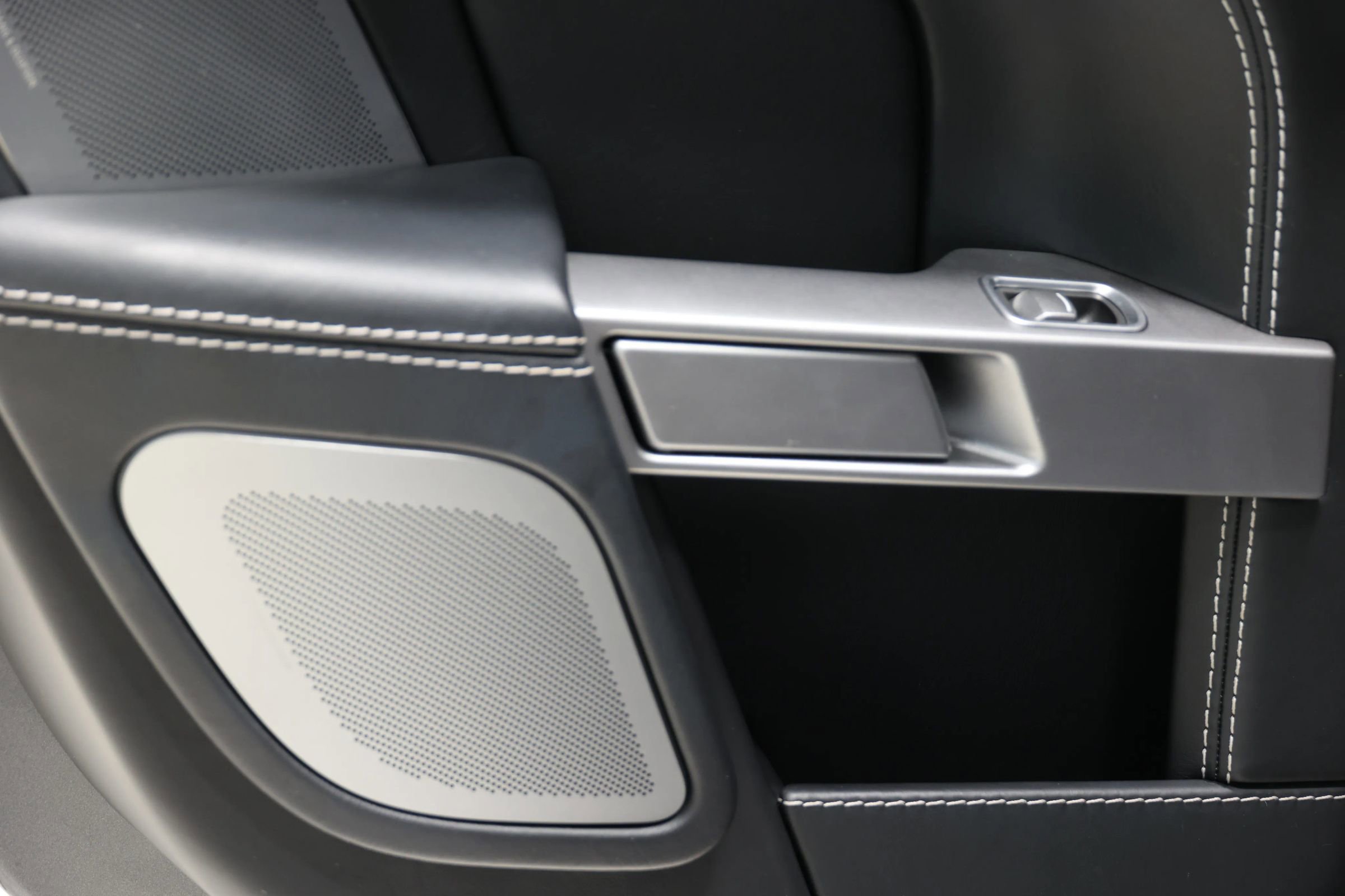 Used 2015 Aston Martin Rapide S image 39