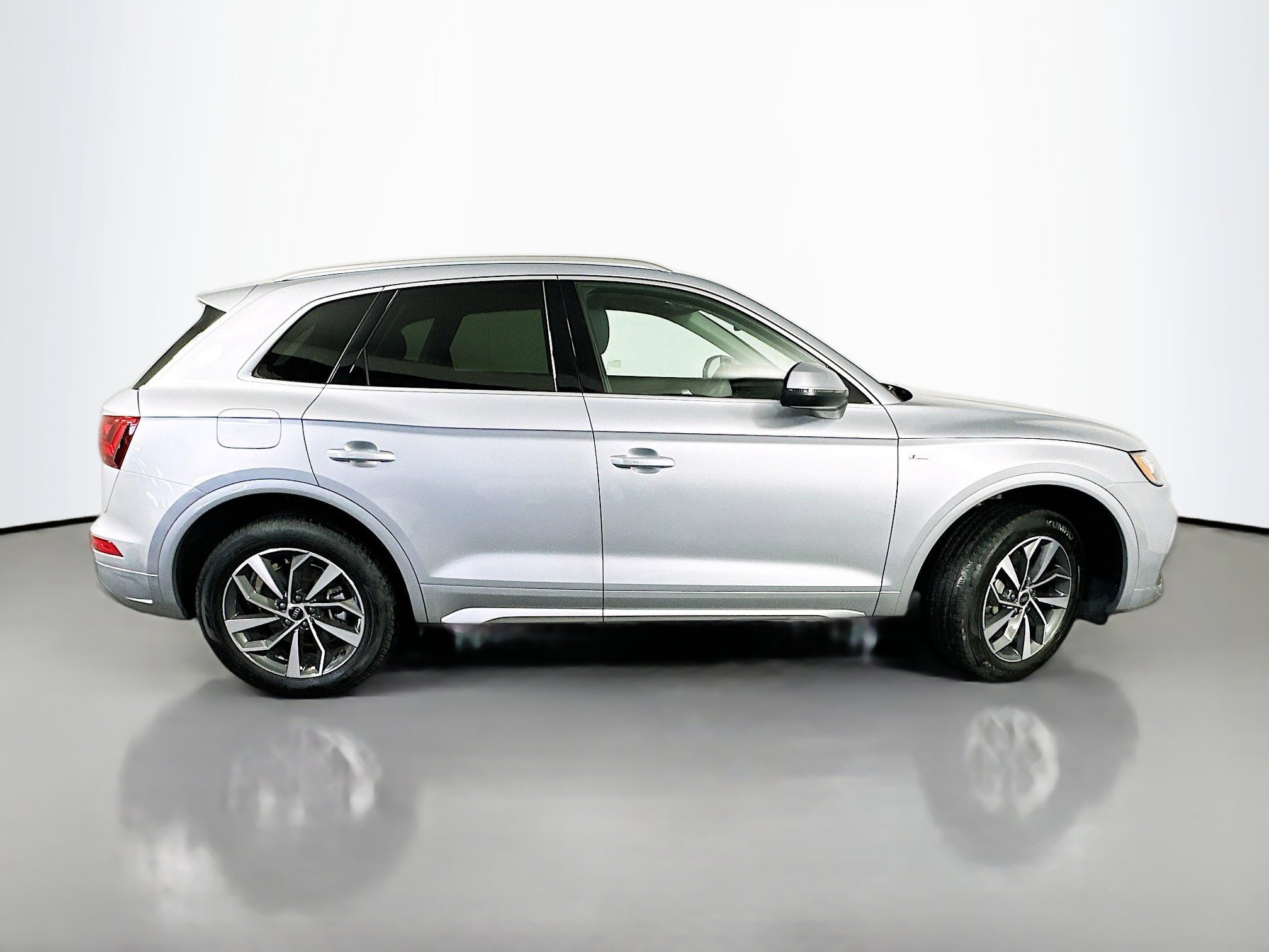 Used 2025 Audi Q5 2.0T Premium image 8