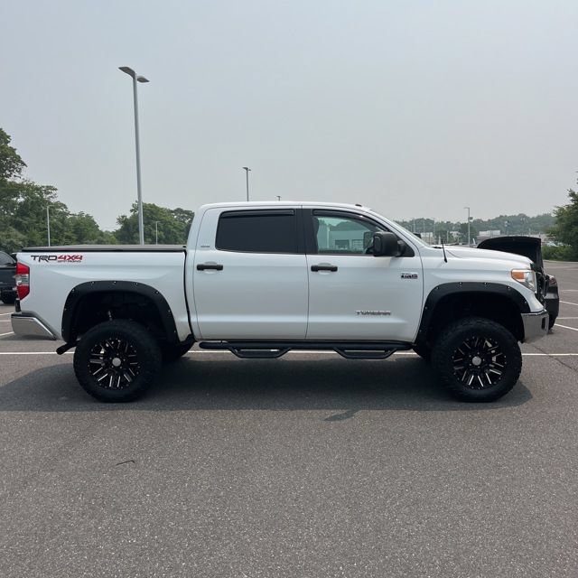 Used 2017 Toyota Tundra SR5 AWD/4WD image 2