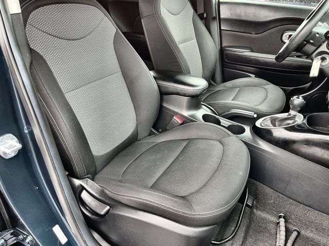 Used 2017 Kia Soul + FWD image 26