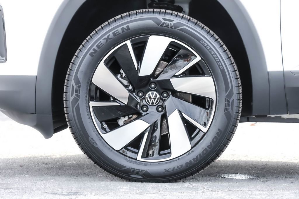 New 2026 Volkswagen Atlas Cross Sport SE FWD image 21
