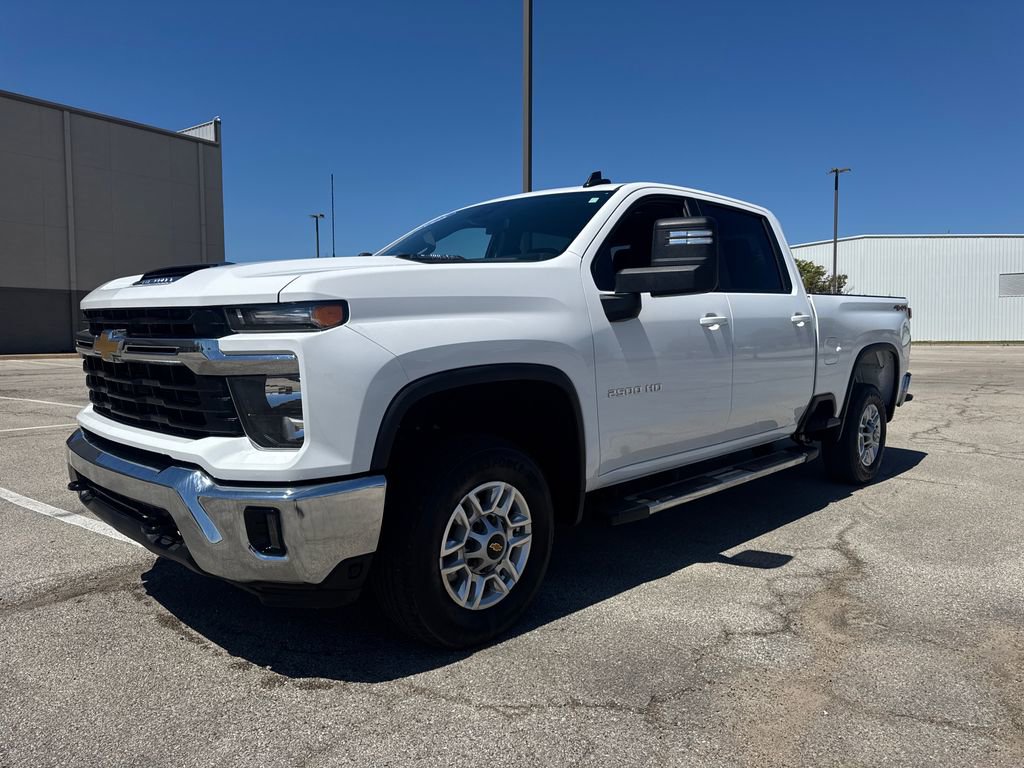 Used 2025 Chevrolet Silverado 2500 LT w/ Convenience Package image 2