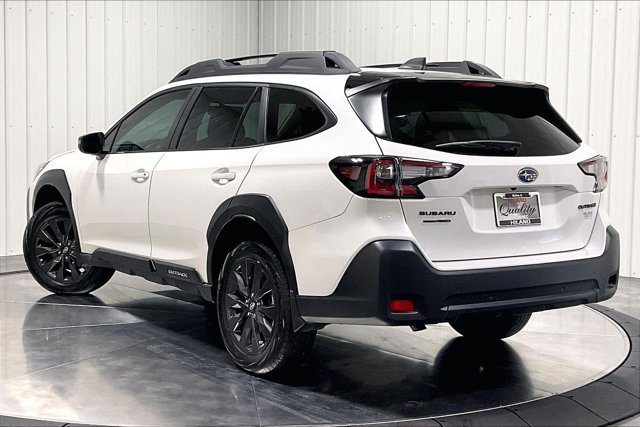 Used 2025 Subaru Outback Onyx Edition AWD/4WD image 12