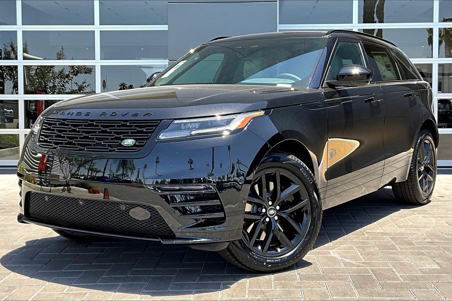 New 2026 Land Rover Range Rover Velar Dynamic SE