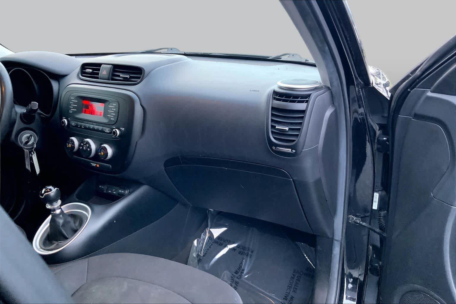 Used 2014 Kia Soul FWD image 16