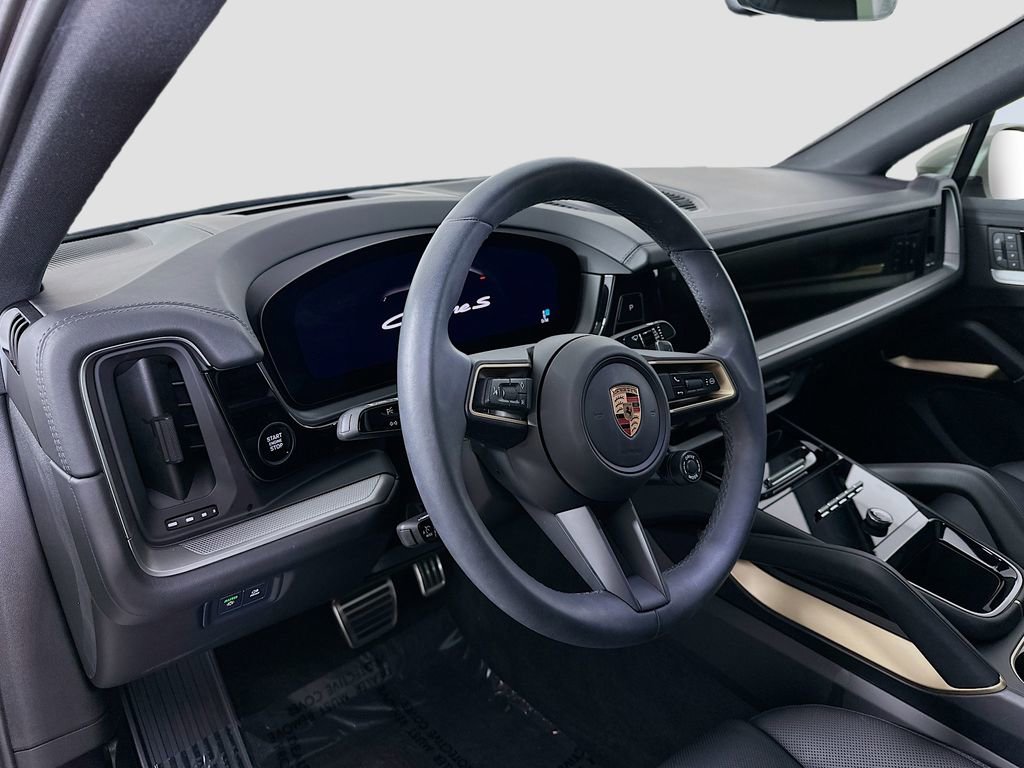 Used 2025 Porsche Cayenne S image 4