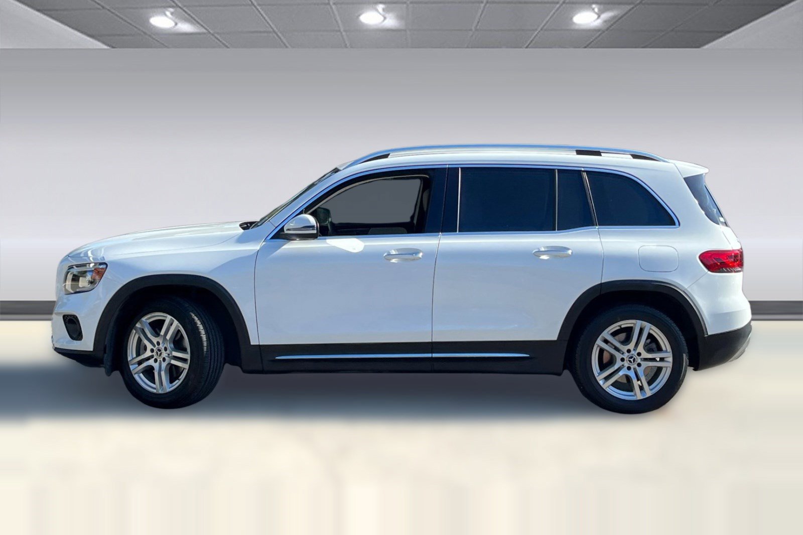 Used 2020 Mercedes-Benz GLB 250 image 2