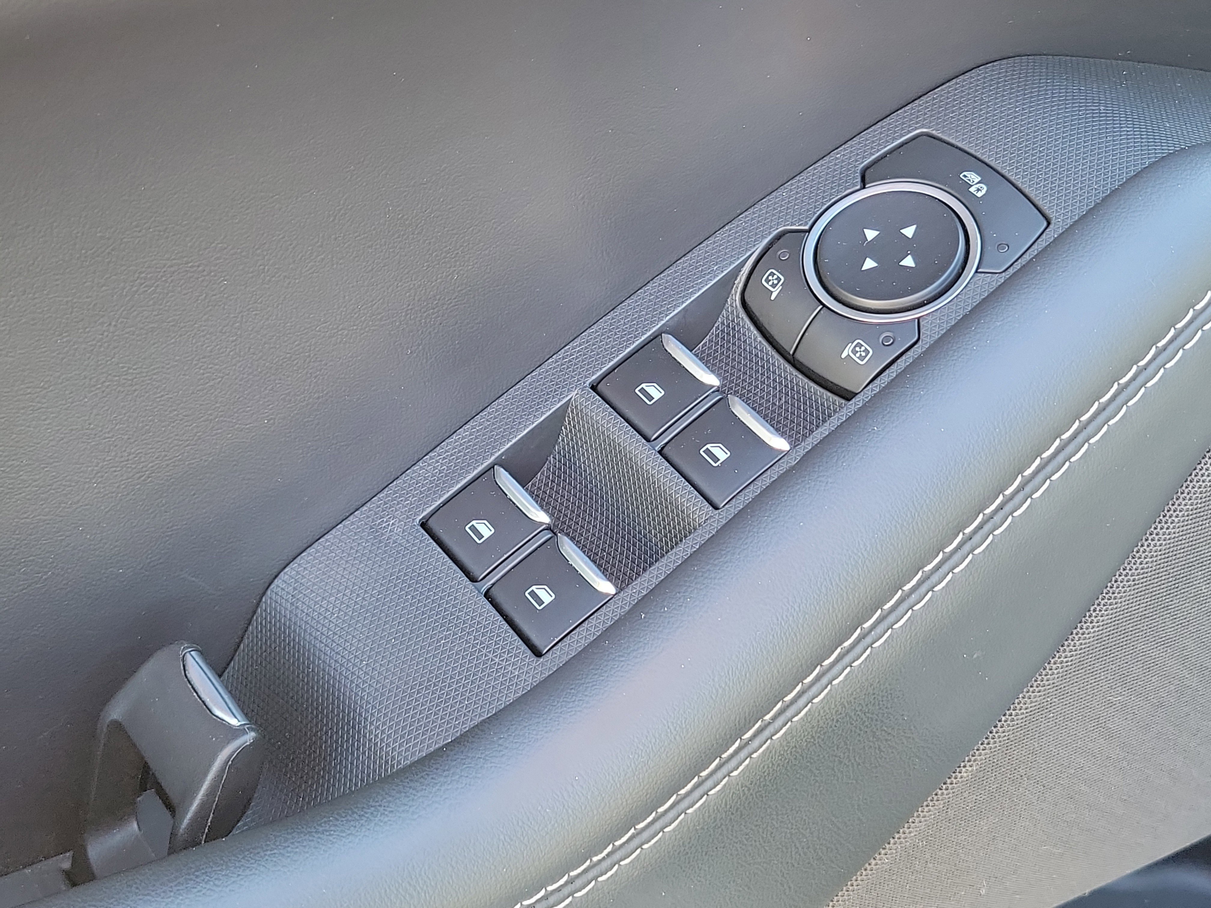 Used 2024 Ford Mustang Mach-E Select image 22