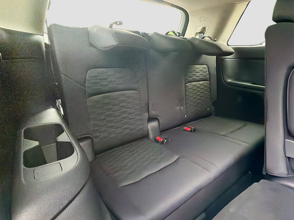 New 2025 Nissan Pathfinder SV w/ Black Appearance Package image 30