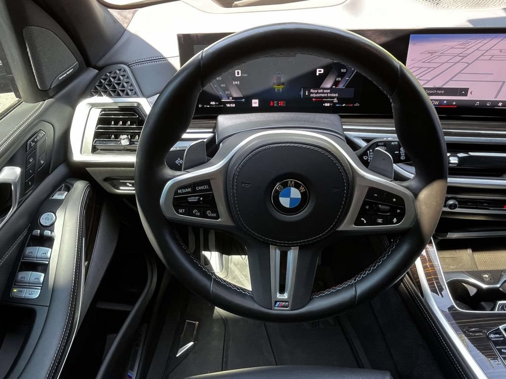Used 2025 BMW X7 M60i w/ Climate Comfort Package AWD/4WD image 16