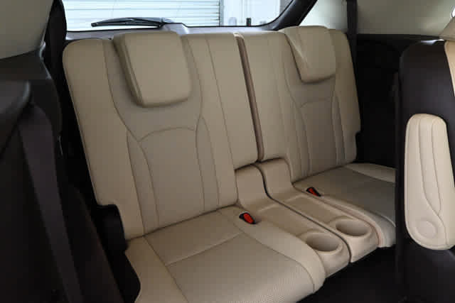 Used 2018 Lexus RX 450hL Premium w/ Premium Package image 15