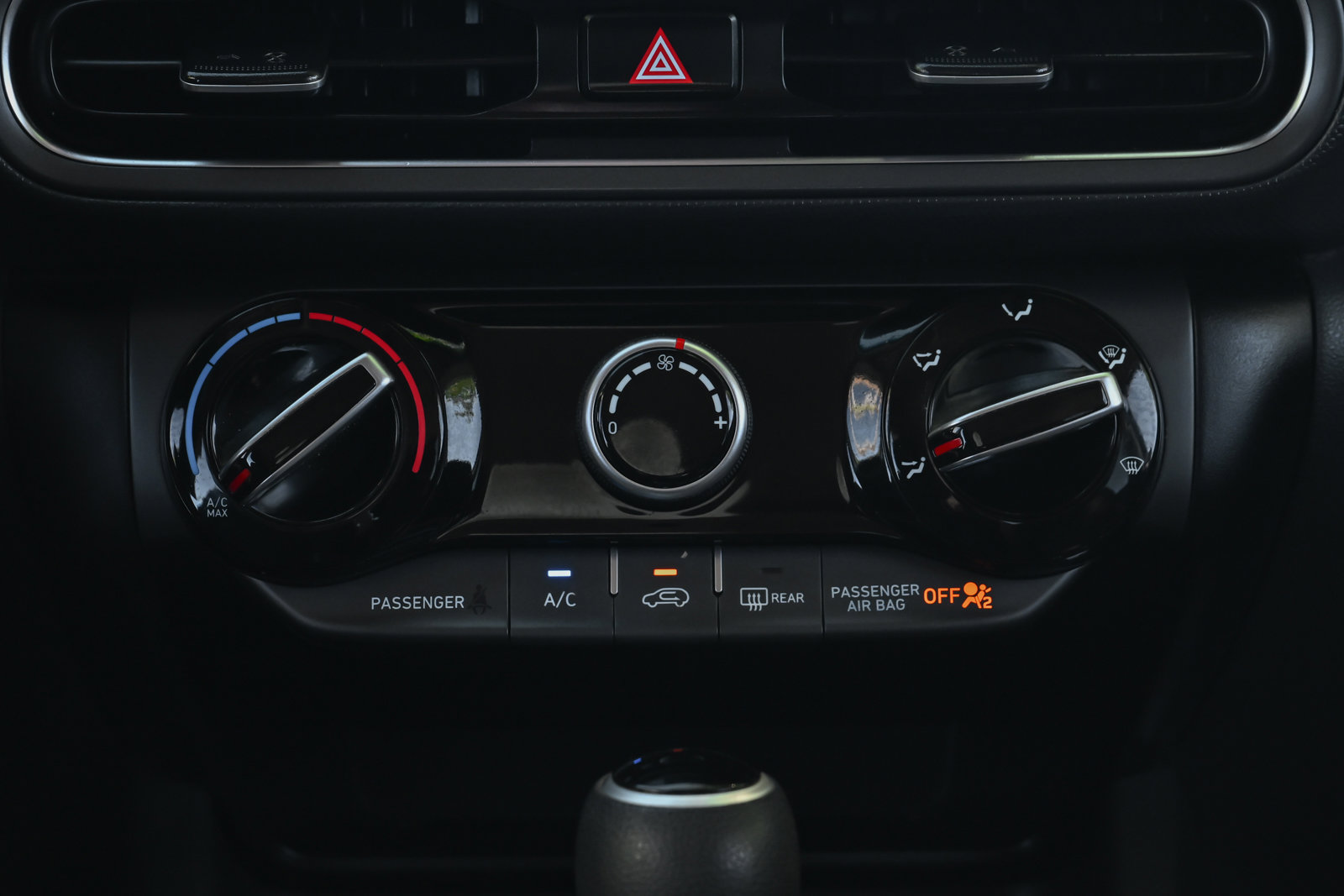 Used 2023 Hyundai Kona SEL image 32