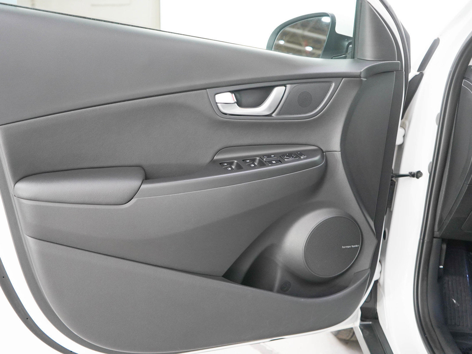 Certified 2023 Hyundai Kona Limited w/ Cargo Package FWD image 19
