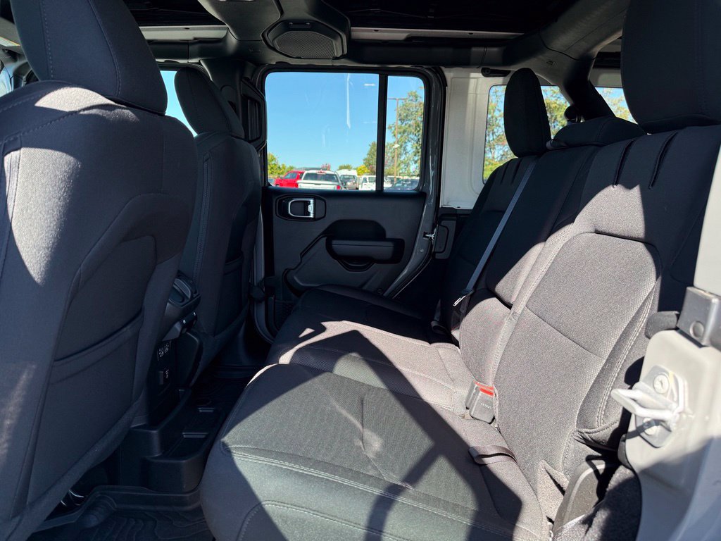 Used 2023 Jeep Wrangler Unlimited w/ Sun & Screen Package AWD/4WD image 14