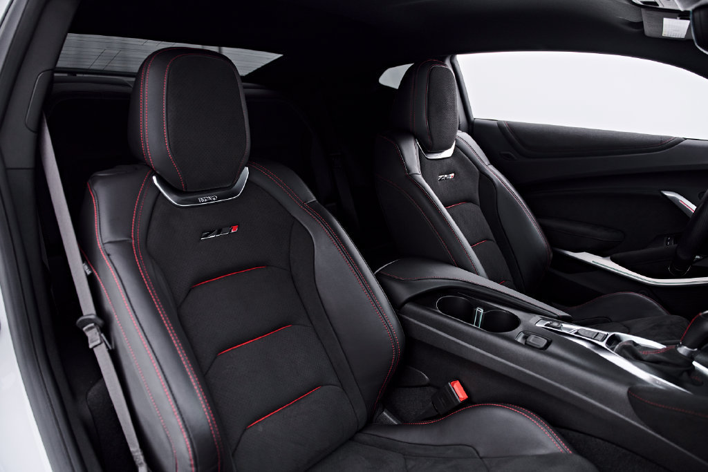 Used 2021 Chevrolet Camaro ZL1 RWD image 51