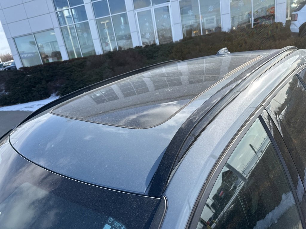 Certified 2023 Volvo XC40 B5 Ultimate w/ Protection Package Premier image 9