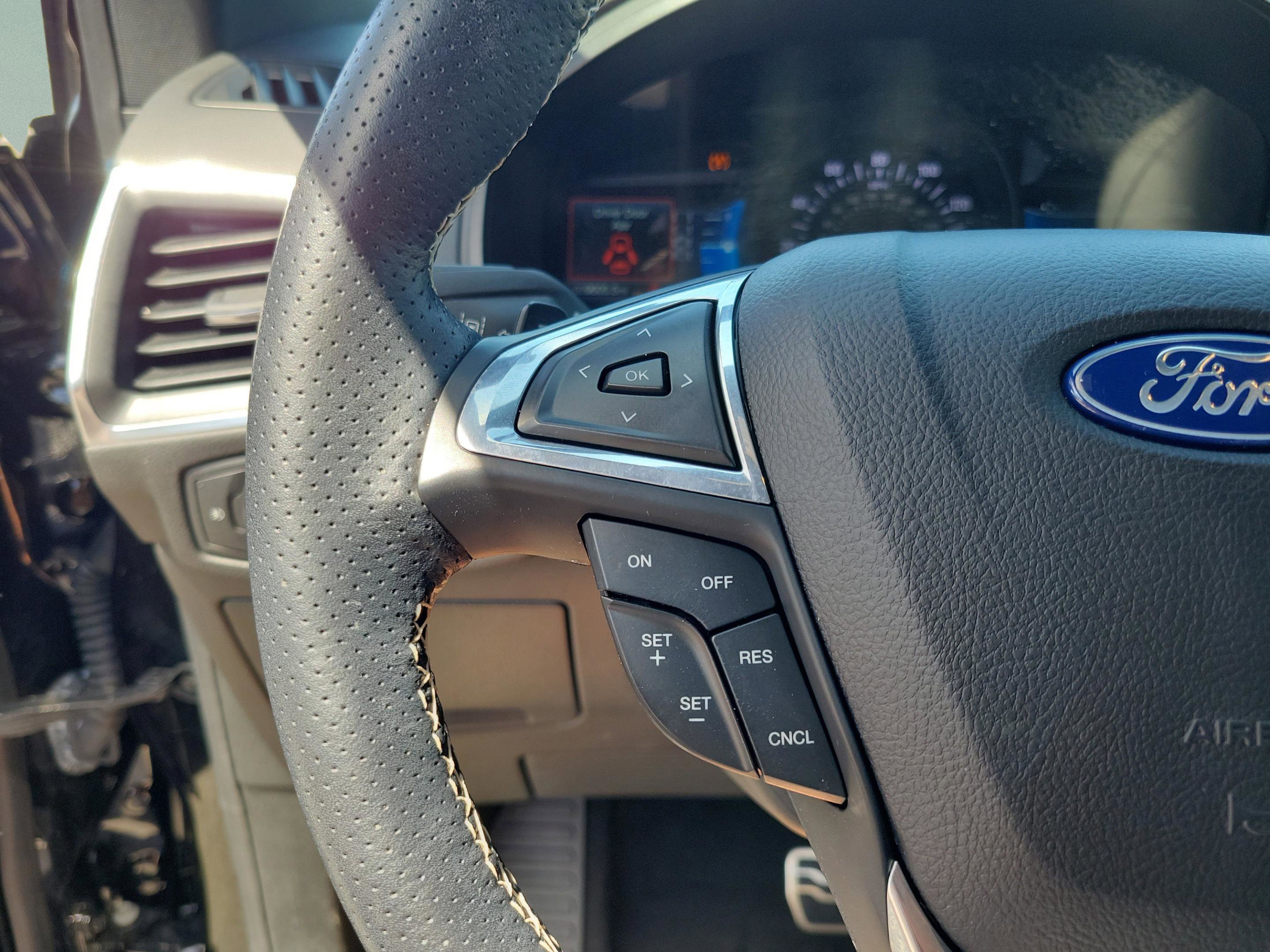 Used 2022 Ford Edge ST image 12