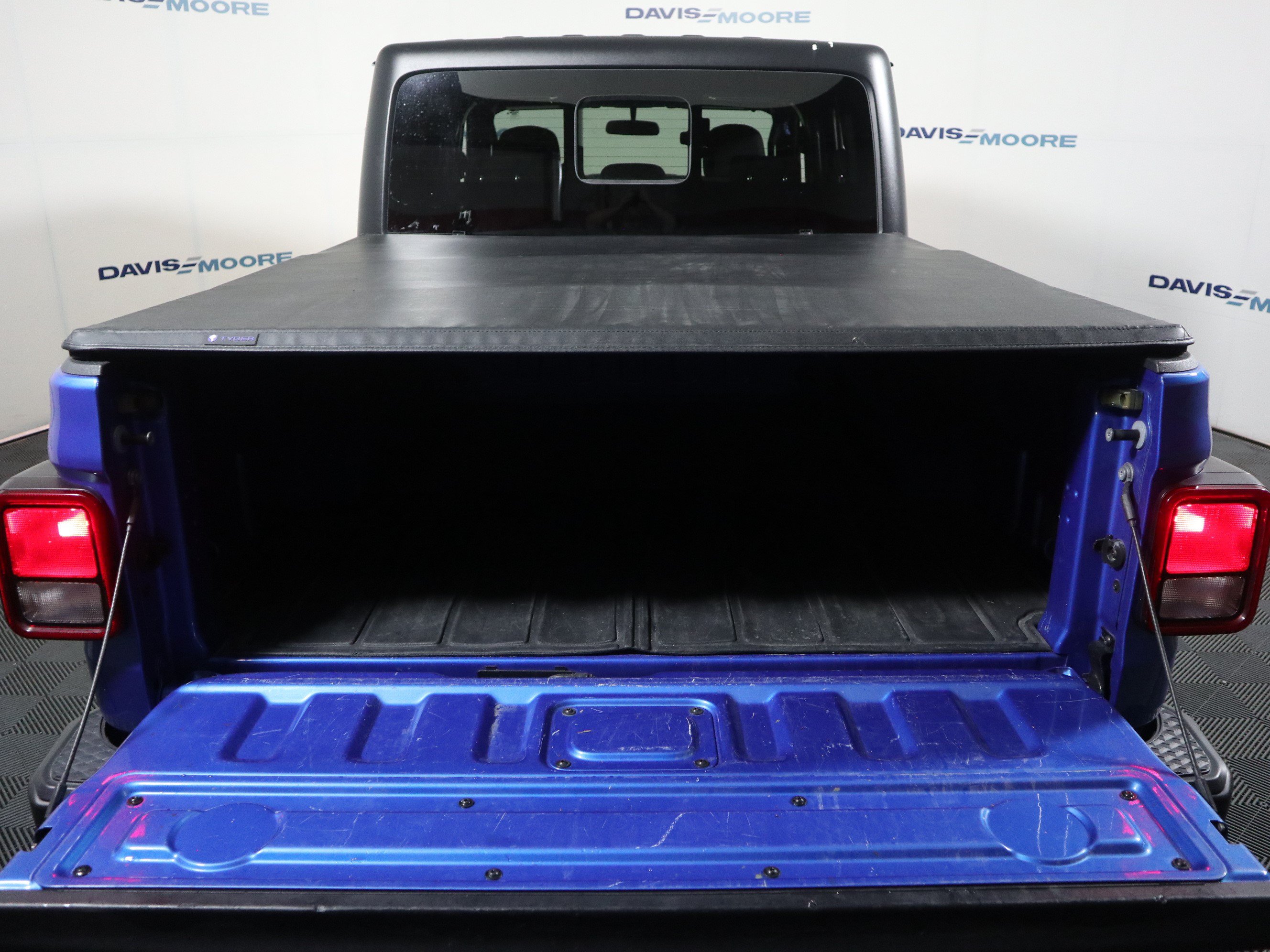 Used 2022 Jeep Gladiator Sport AWD/4WD image 8