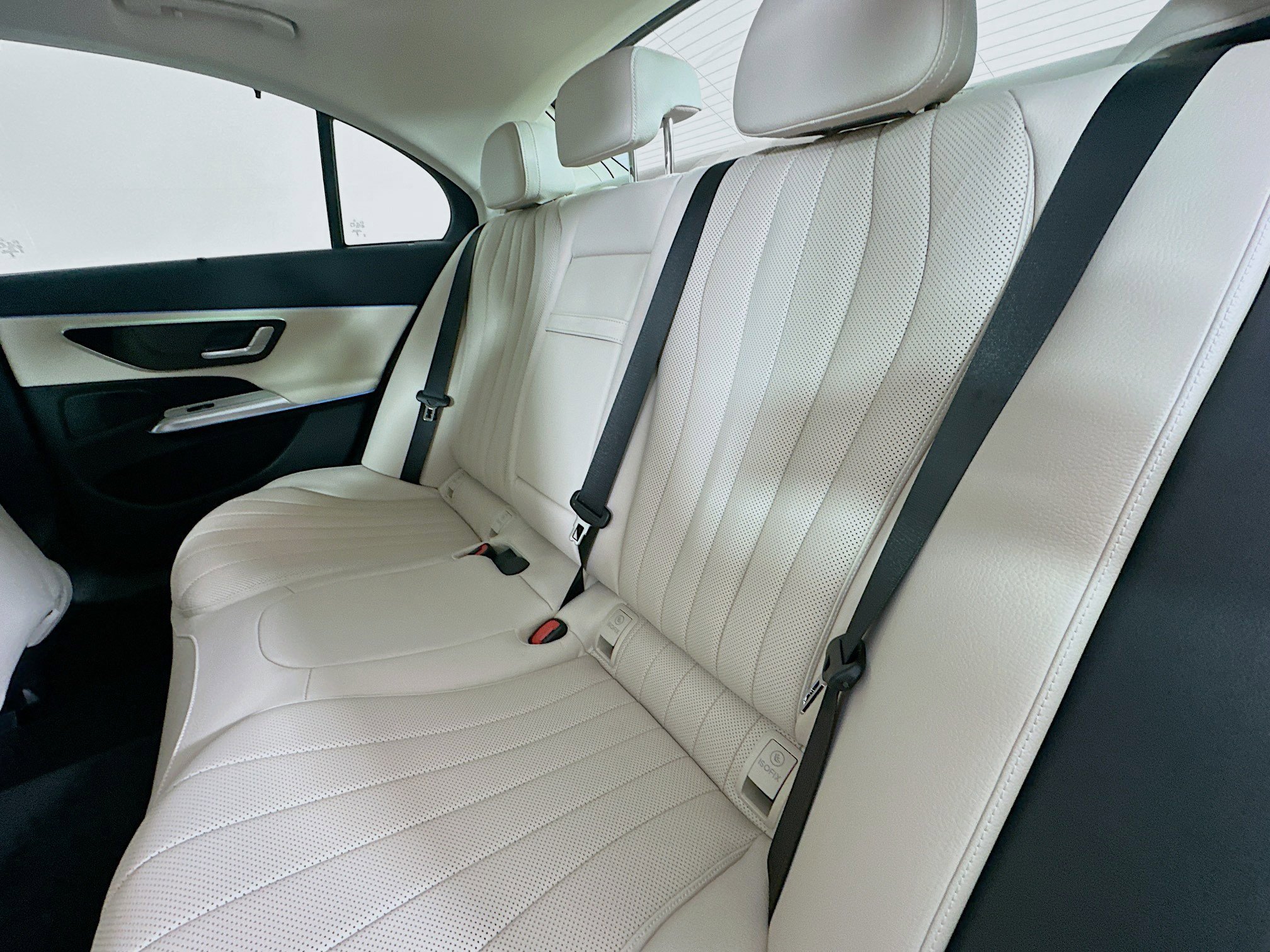 Used 2026 Mercedes-Benz E 350 4MATIC Sedan image 32