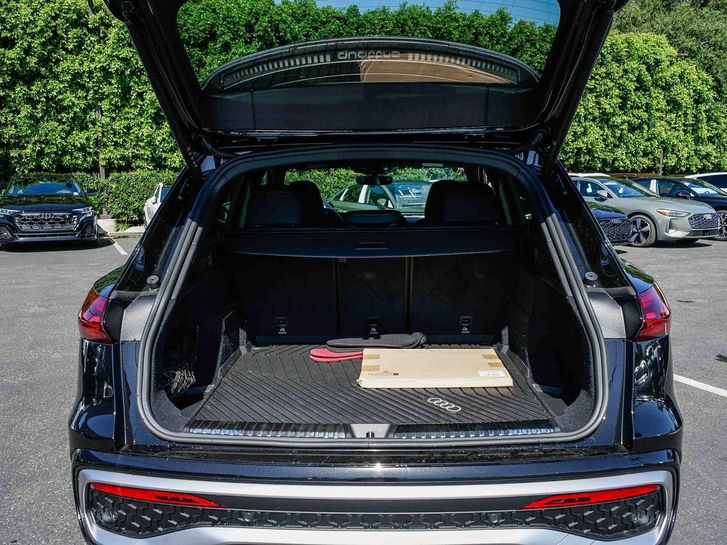 New 2025 Audi SQ5 Premium Plus w/ Premium Plus Package AWD/4WD image 26