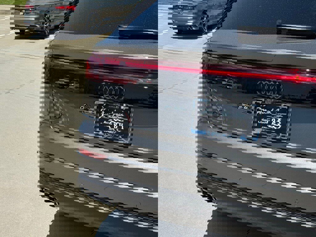 New 2025 Audi Q8 Premium Plus image 14