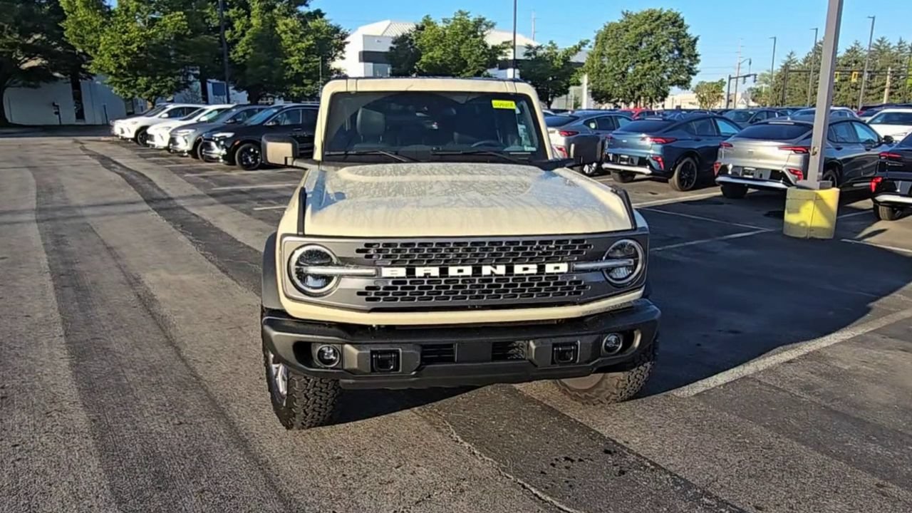 Used 2025 Ford Bronco Badlands AWD/4WD image 6