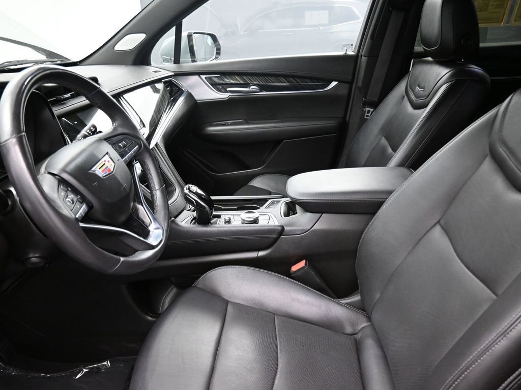 Used 2023 Cadillac XT6 Premium Luxury image 8