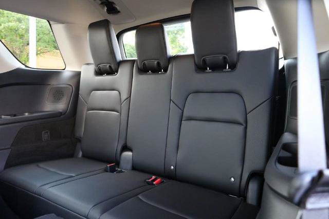 Certified 2025 Nissan Pathfinder SL w/ SL Premium Package FWD image 30