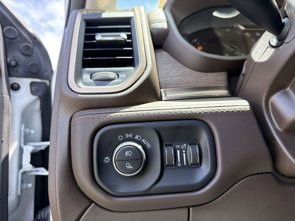 New 2026 RAM 2500 Limited AWD/4WD image 36