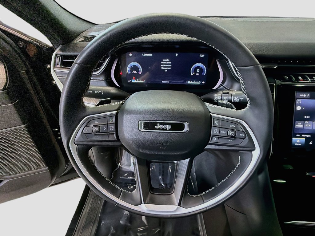 Used 2023 Jeep Grand Cherokee Altitude AWD/4WD image 13