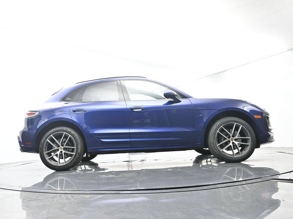 Certified 2024 Porsche Macan AWD/4WD image 53