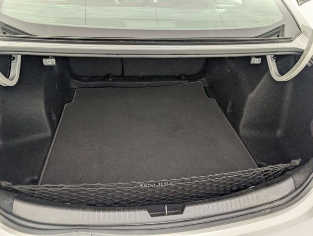 Used 2018 Chevrolet Malibu Premier w/ Premier Sun and Wheel Package FWD image 29