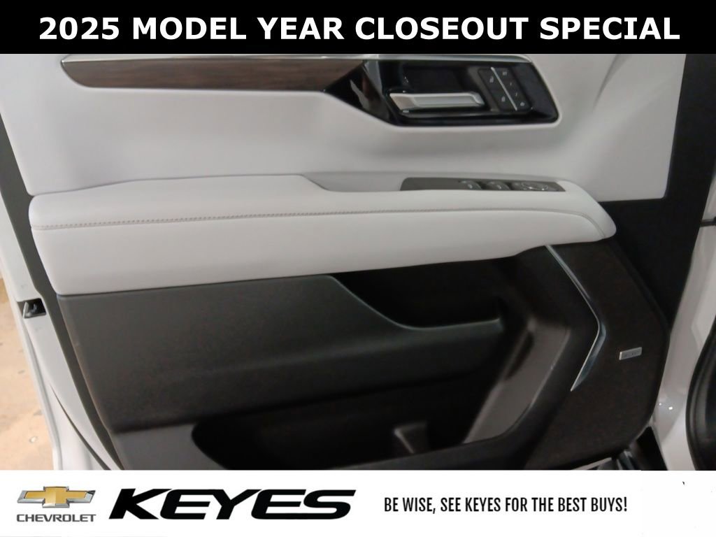 New 2025 Chevrolet Suburban Premier image 4