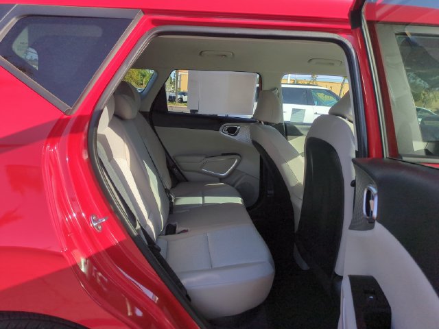 Certified 2025 Kia Soul LX w/ LX Technology Package FWD image 29