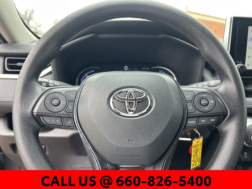 Used 2025 Toyota RAV4 LE AWD/4WD image 16