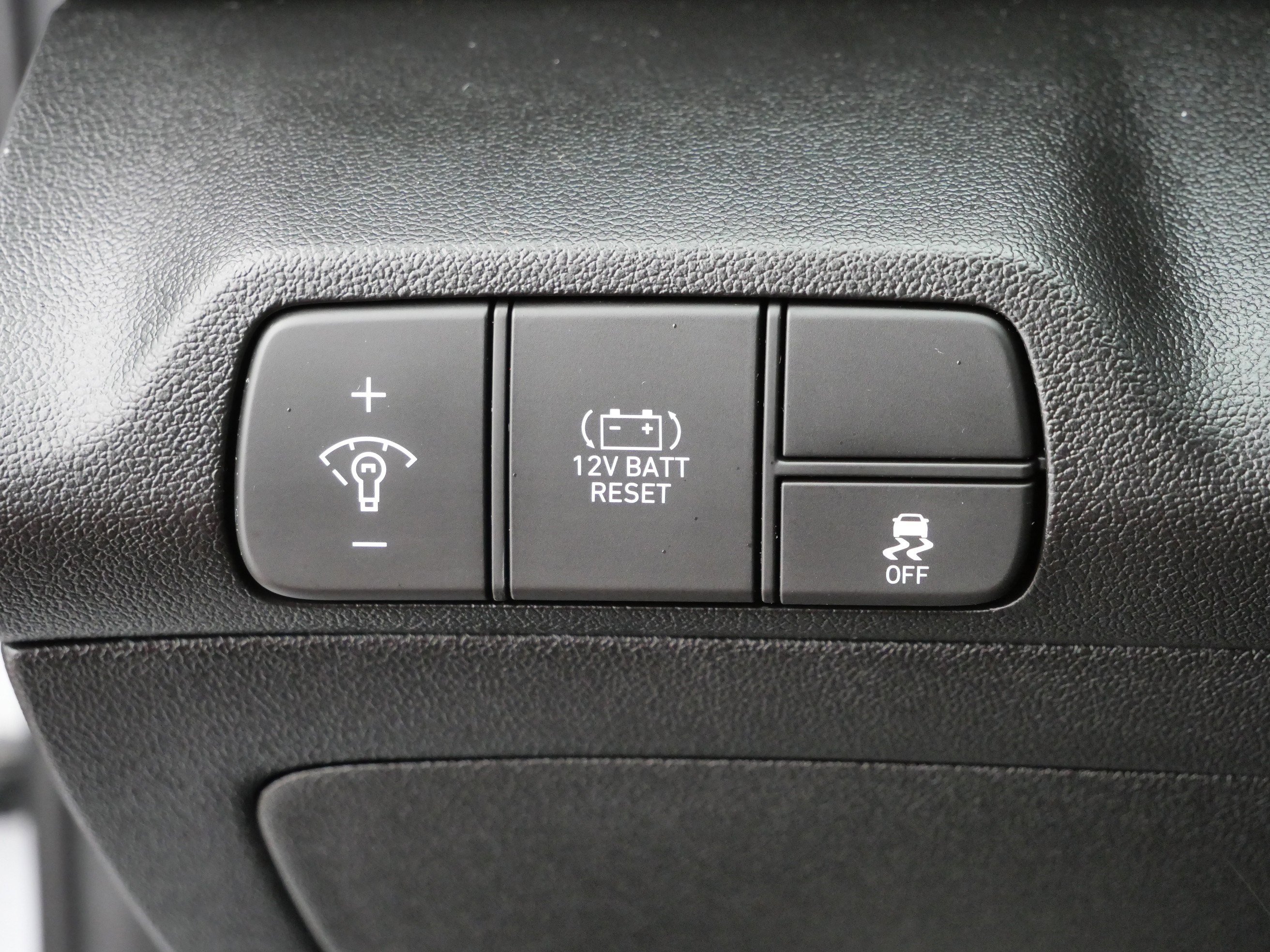 Certified 2025 Hyundai Elantra SEL image 21