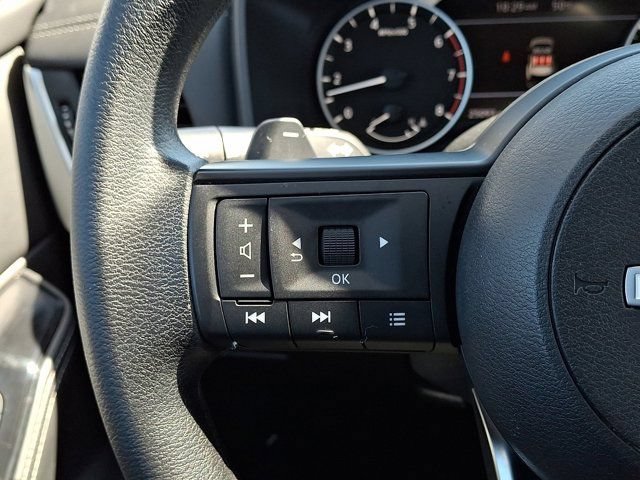 Used 2024 Nissan Rogue SV AWD/4WD image 25
