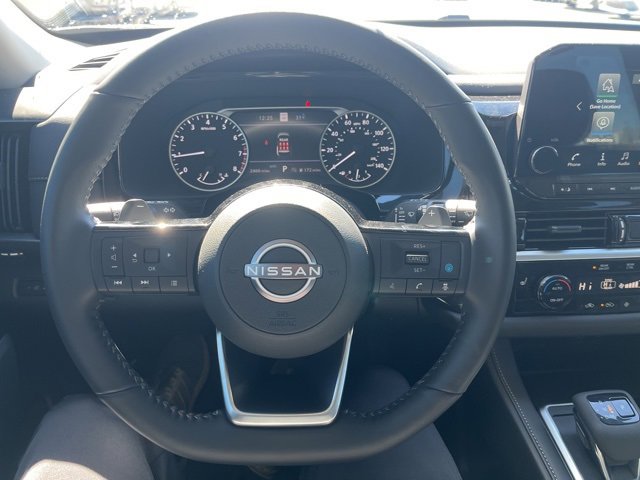 Used 2025 Nissan Pathfinder SL image 13