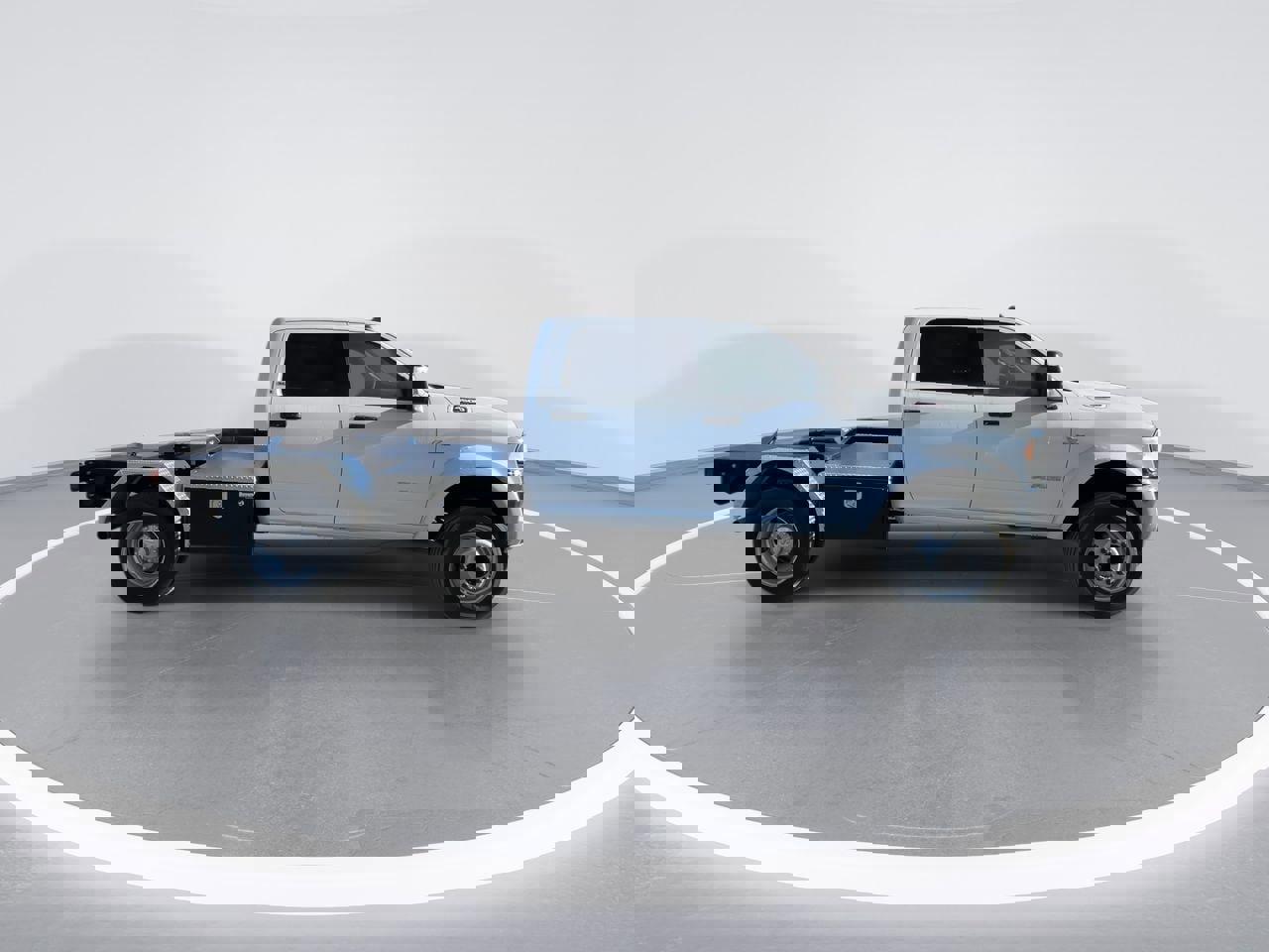 Used 2024 RAM 4500 SLT w/ Quick Order Package 2YG SLT image 9