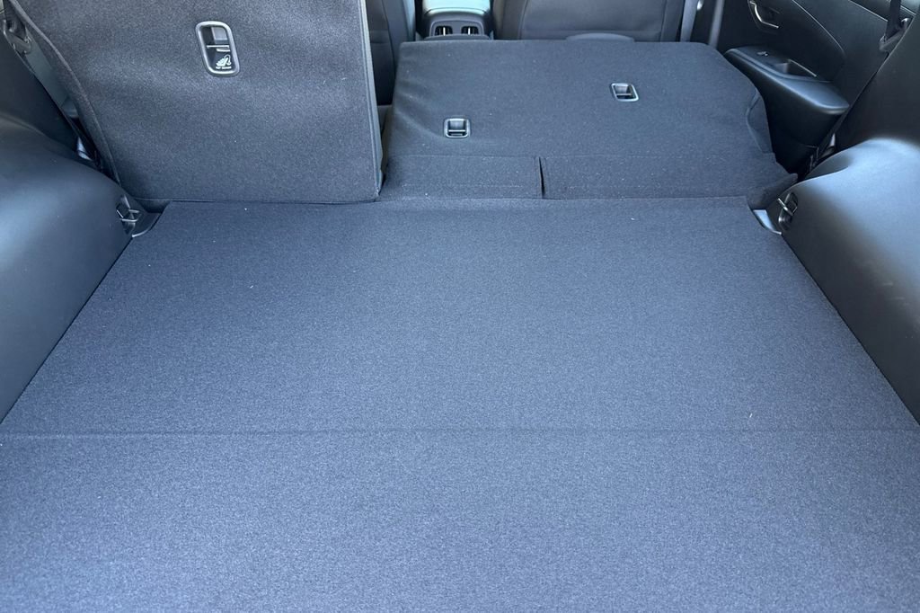 New 2026 Hyundai Tucson Blue SE image 12