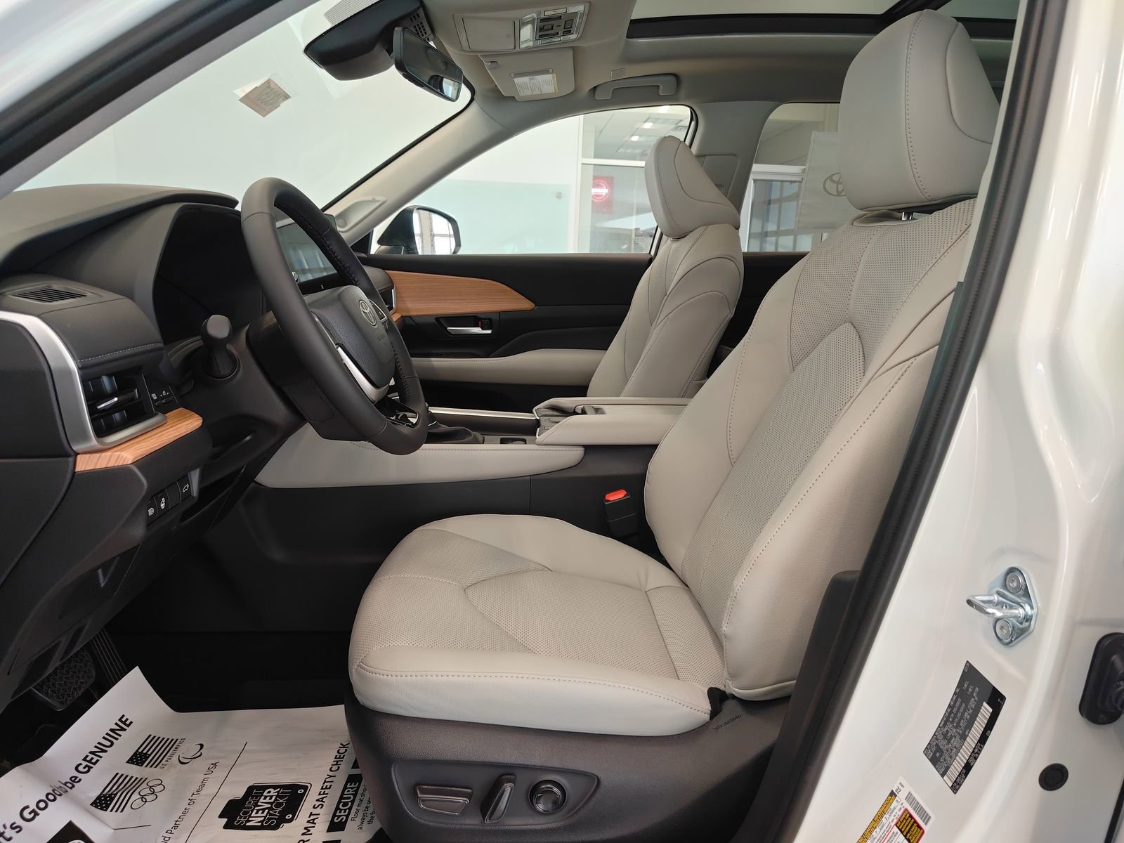 New 2026 Toyota Grand Highlander Limited image 11