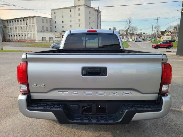 Used 2022 Toyota Tacoma SR w/ SR Convenience Package AWD/4WD image 8