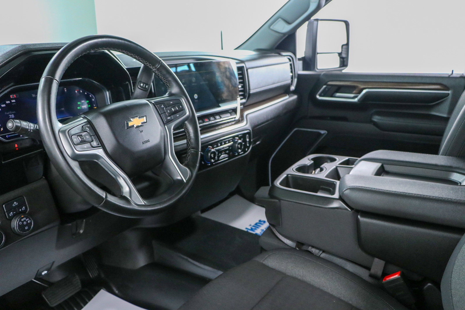 Used 2024 Chevrolet Silverado 2500 LT w/ Convenience Package AWD/4WD image 25