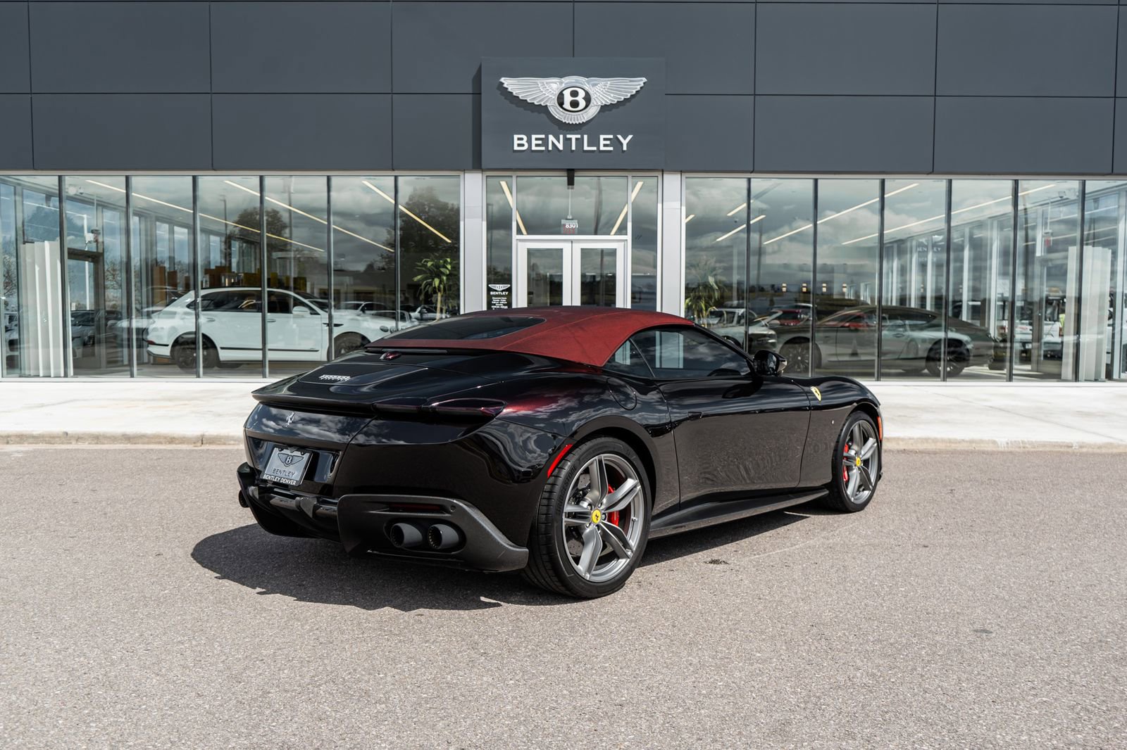 Used 2024 Ferrari Roma Spider RWD image 3
