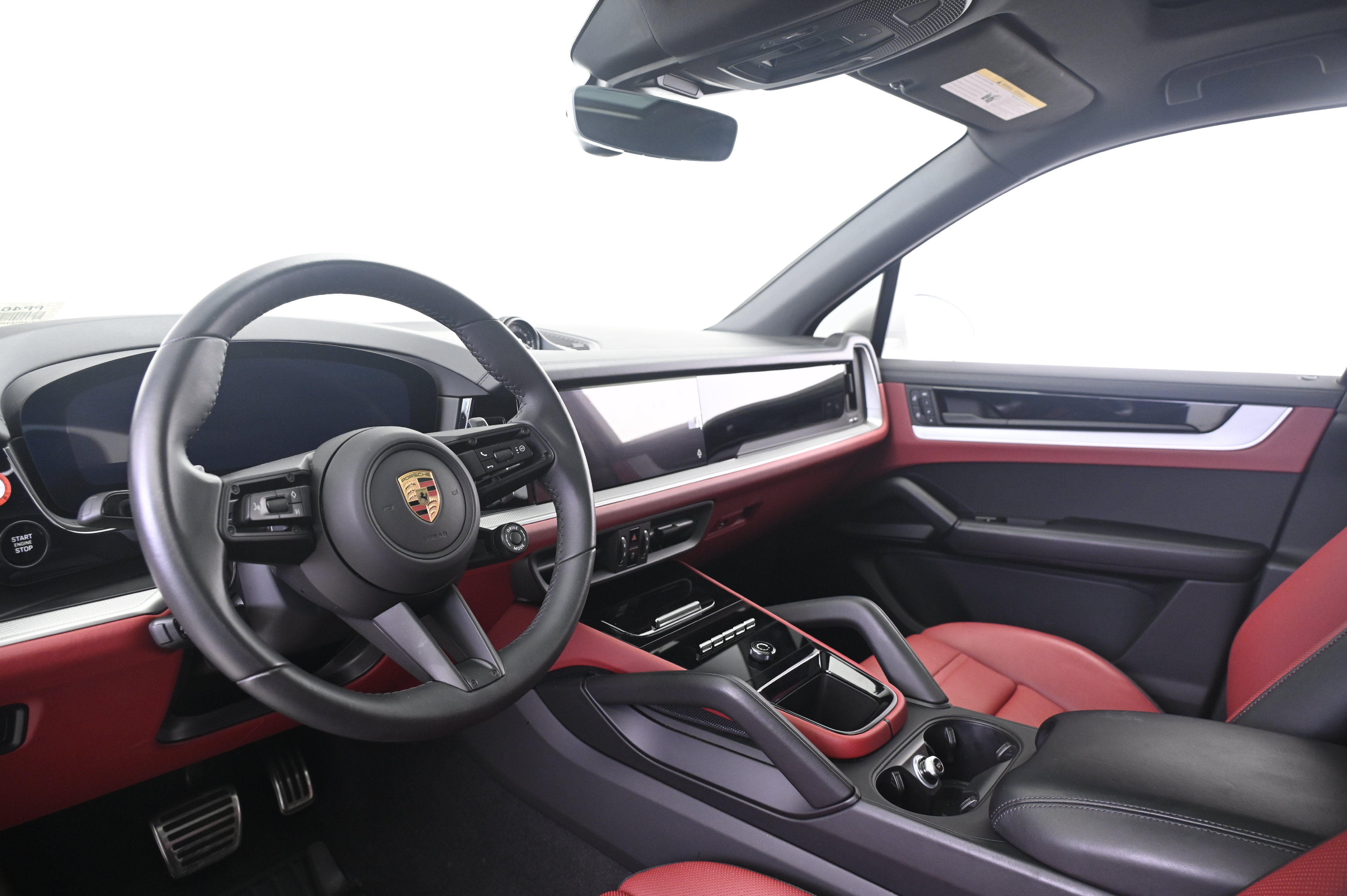 Certified 2025 Porsche Cayenne S AWD/4WD image 28