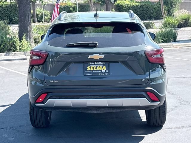 Used 2025 Chevrolet Trax LT w/ LT Convenience Package FWD image 6