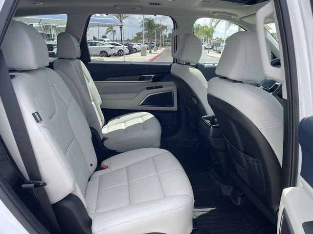 Used 2025 Kia Telluride SX w/ SX Captain's Chair Package FWD image 28