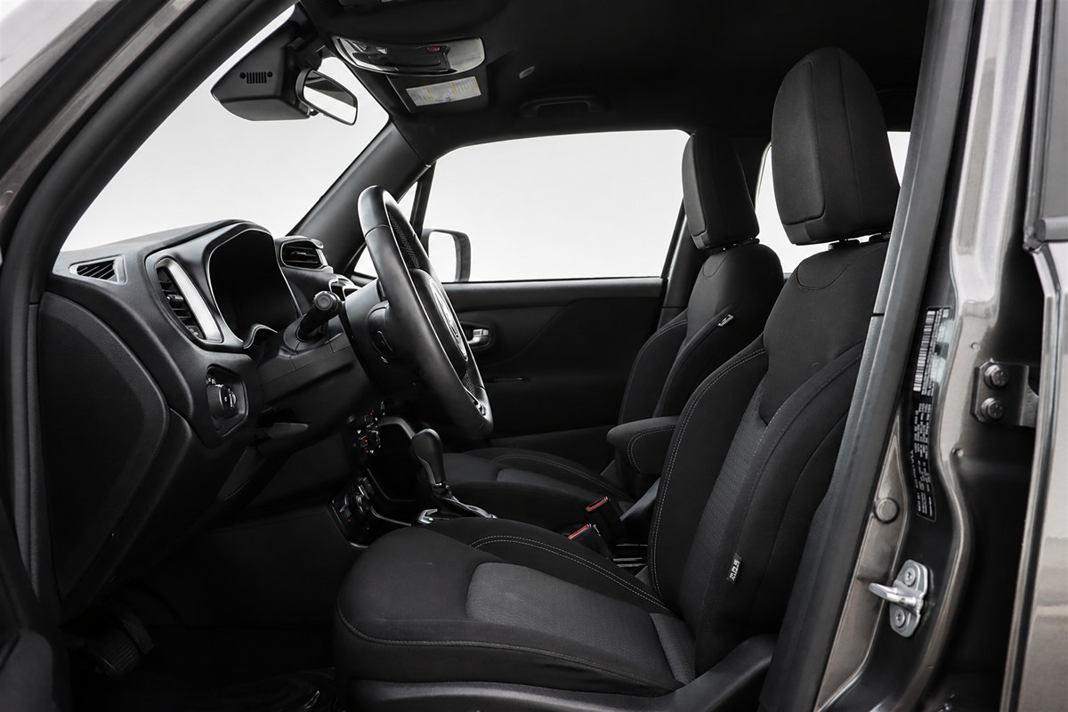 Used 2021 Jeep Renegade Latitude AWD/4WD image 25